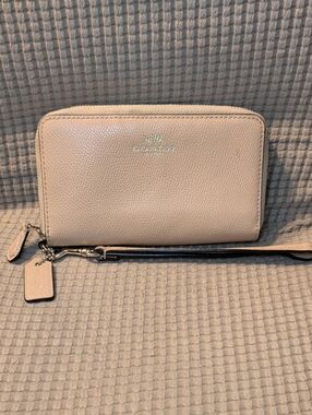 Coach Medium ID Zip Wallet